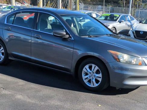 Used 2011 Honda Accord LX image 2