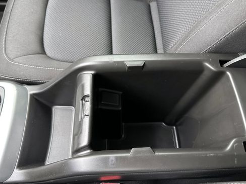 Used 2022 Chevrolet Colorado LT w/ Safety Package image 32