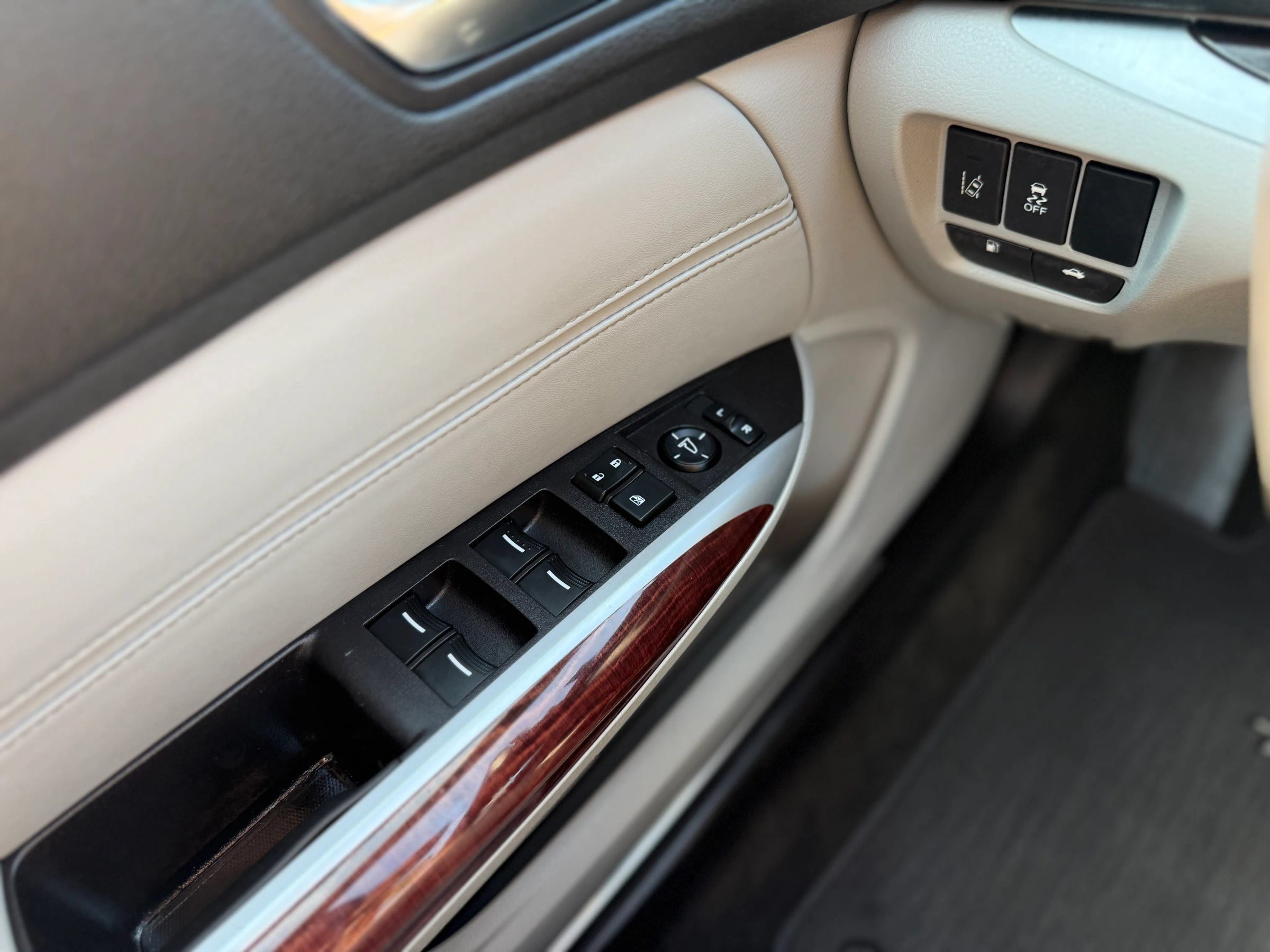 Used 2016 Acura TLX w/ Technology Package FWD image 26