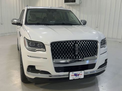 Used 2023 Lincoln Navigator Black Label AWD/4WD image 4