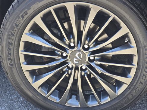 Used 2023 INFINITI QX80 Premium Select AWD/4WD image 10