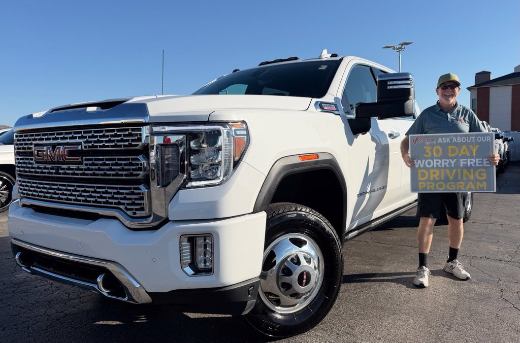 Used 2022 GMC Sierra 3500 Denali w/ Denali Ultimate Package AWD/4WD image 1