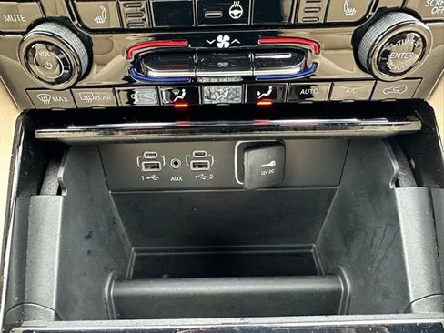 Used 2023 Jeep Grand Cherokee L Limited image 38