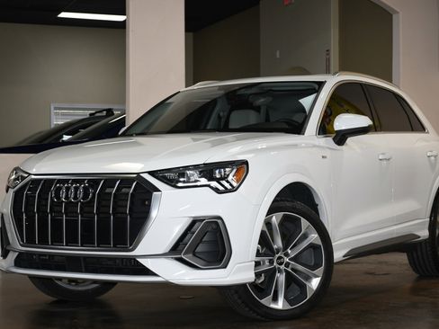 Used 2021 Audi Q3 2.0T Premium Plus w/ Premium Plus Package image 4