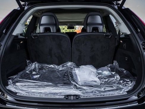 New 2026 Volvo XC90 B6 Plus w/ Protection Package Premier image 9
