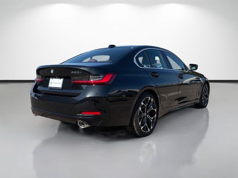 Used 2025 BMW 330i Sedan image 3