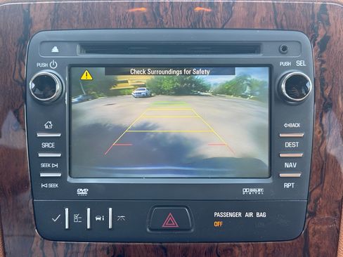 Used 2014 Chevrolet Traverse LT FWD image 19