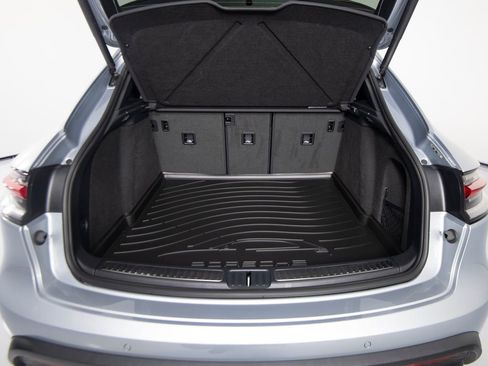 Certified 2026 Porsche Macan AWD/4WD image 42