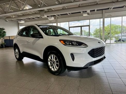 Used 2022 Ford Escape SE w/ Convenience Package FWD image 2