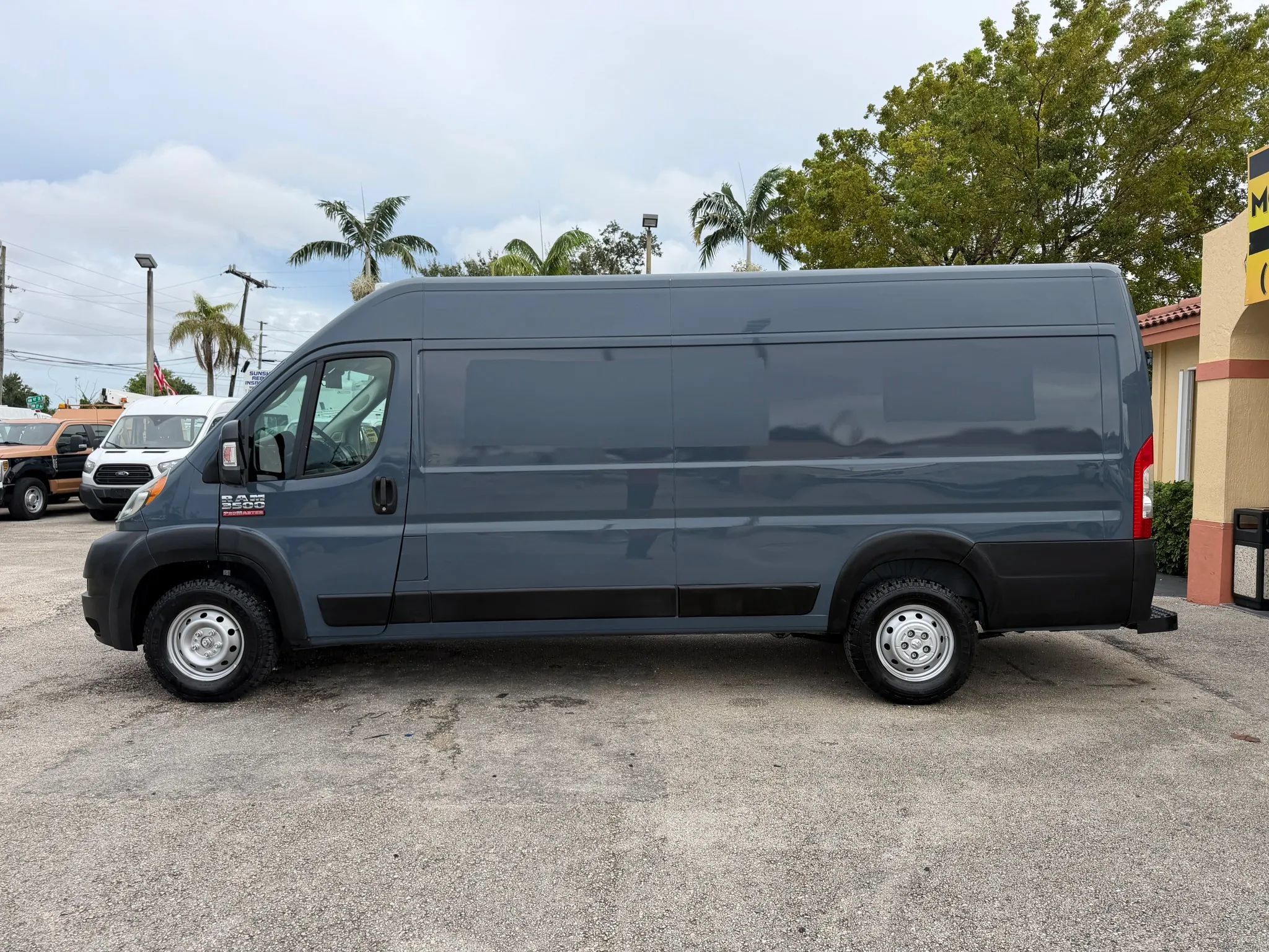 Used 2020 RAM ProMaster 3500 FWD image 2