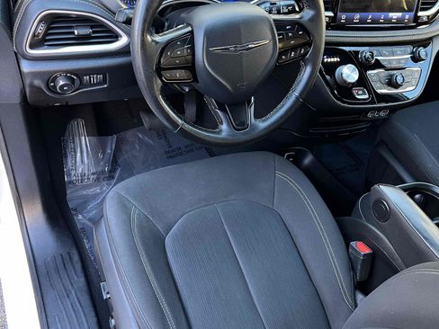 Used 2021 Chrysler Pacifica Touring w/ S Appearance Package image 28
