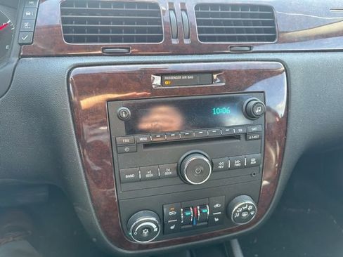 Used 2011 Chevrolet Impala LT image 17