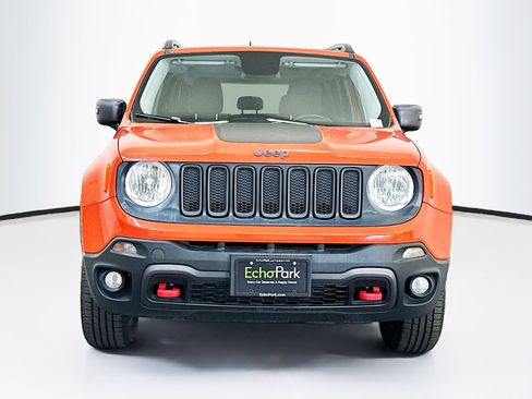 Used 2016 Jeep Renegade Trailhawk image 2