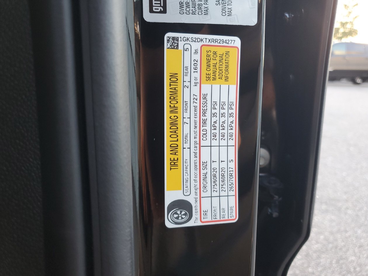 Used 2024 GMC Yukon Denali w/ Advanced Technology Package AWD/4WD image 31