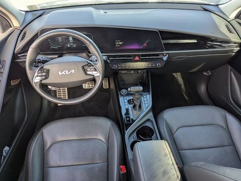 Used 2023 Kia Niro SX Touring image 30