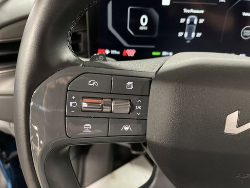 Used 2024 Kia EV9 Wind image 20