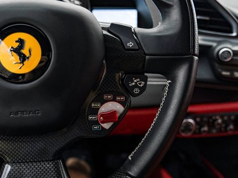 Used 2019 Ferrari 488 GTB Base image 15