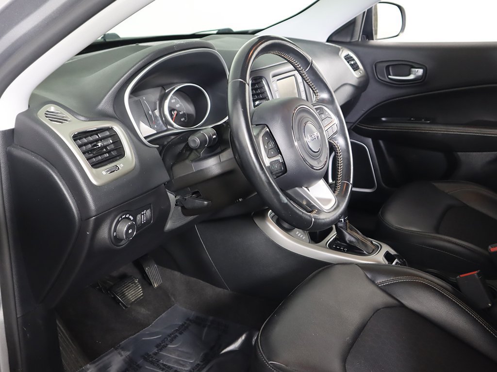 Used 2018 Jeep Compass Latitude AWD/4WD image 19