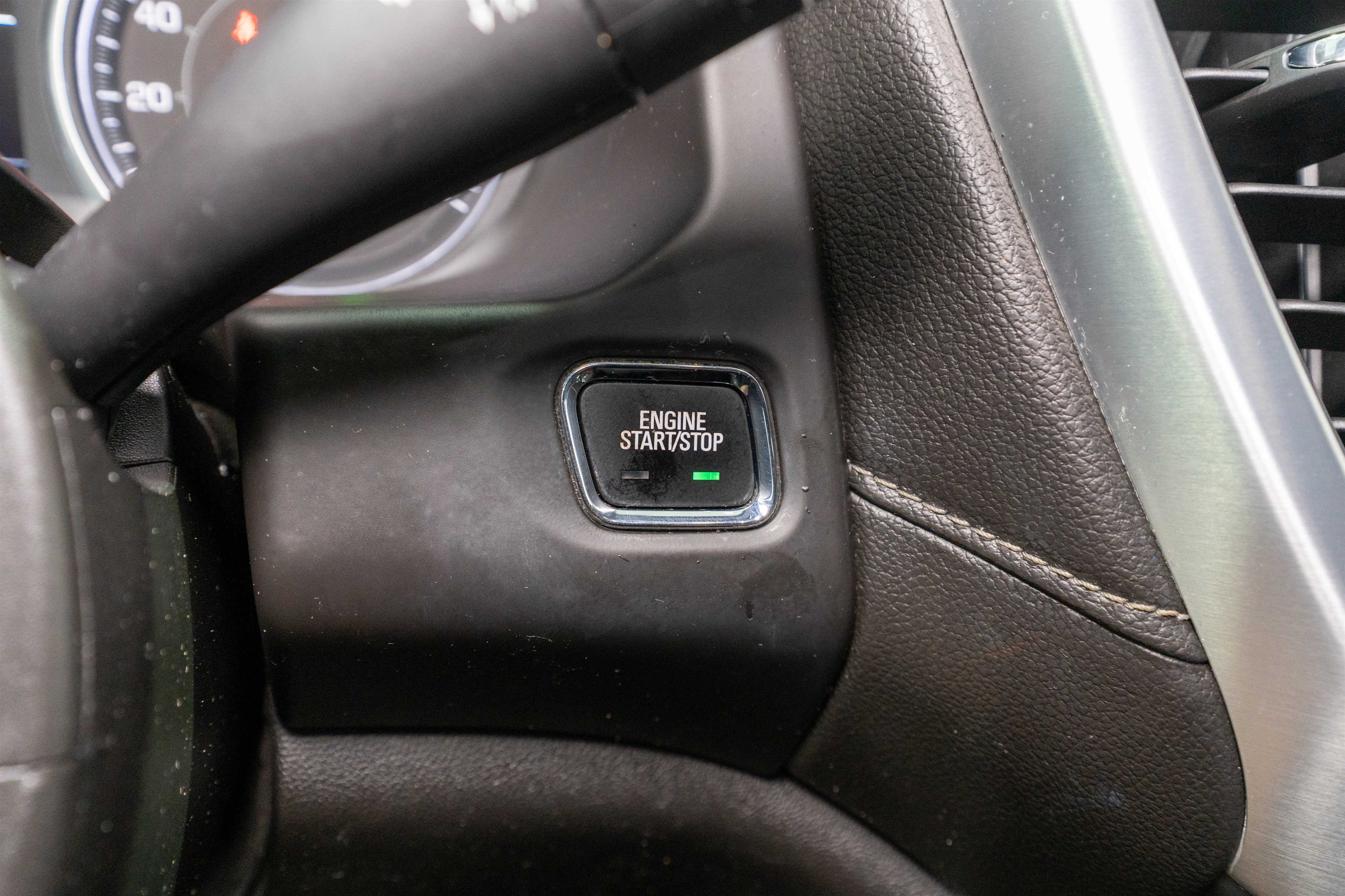 Used 2018 GMC Acadia SLT FWD image 27