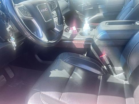 Used 2020 GMC Yukon SLT AWD/4WD image 3