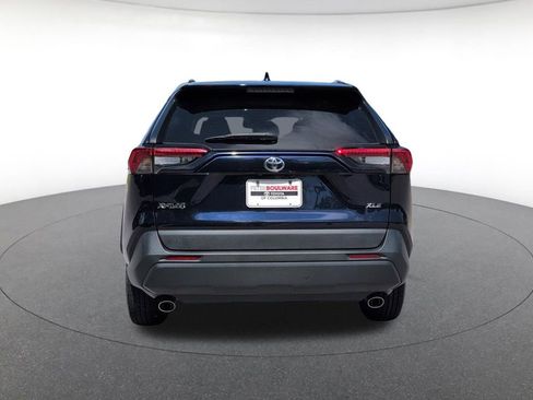 Used 2022 Toyota RAV4 XLE FWD image 5
