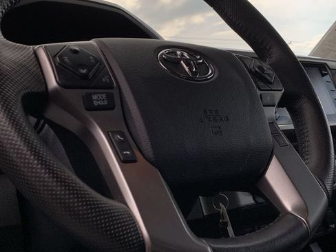 Used 2022 Toyota Tacoma SR5 w/ Technology Package RWD image 19