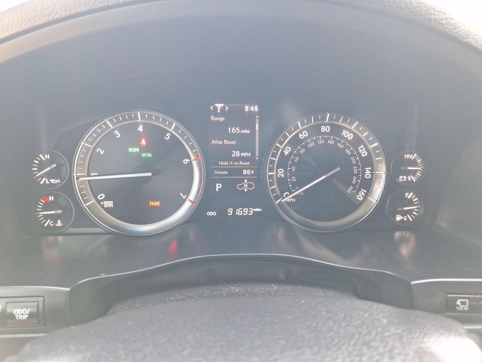 Used 2021 Lexus LX 570 4WD w/ Luxury Package image 18