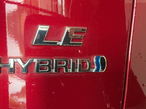 Used 2023 Toyota RAV4 LE AWD/4WD image 34