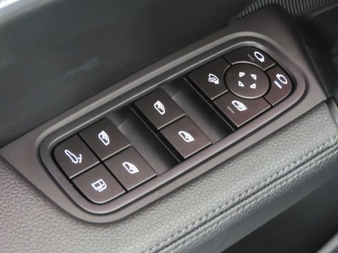 Certified 2026 Porsche Cayenne S AWD/4WD image 38