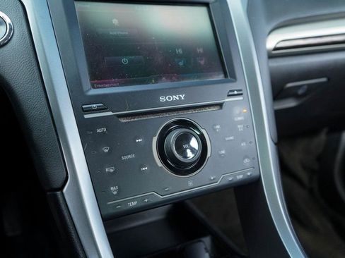 Used 2016 Ford Fusion SE w/ Equipment Group 202A image 13