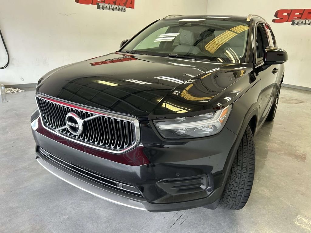 Used 2019 Volvo XC40 T5 Momentum AWD/4WD image 7