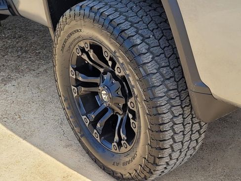 Used 2024 Chevrolet Silverado 3500 High Country w/ Technology Package image 7