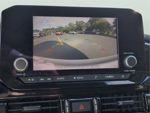 Used 2022 Nissan Pathfinder S FWD image 17
