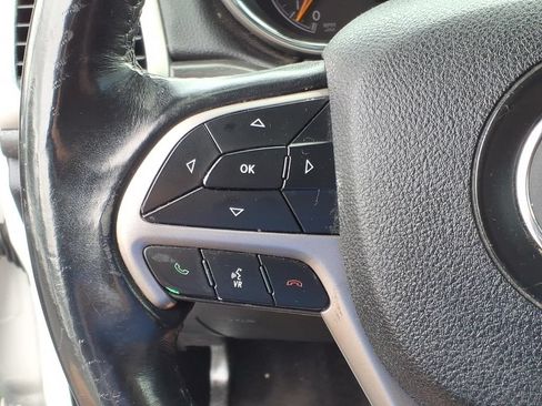 Used 2018 Jeep Grand Cherokee Laredo AWD/4WD image 17