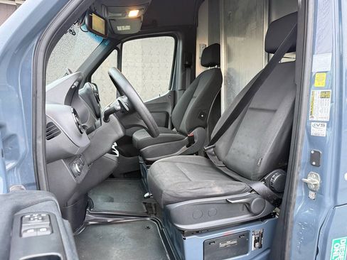 Used 2019 Mercedes-Benz Sprinter 144 image 12