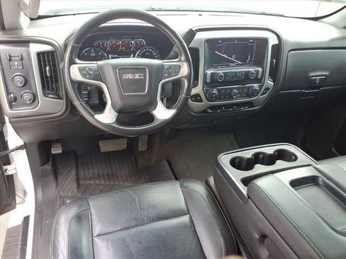 Used 2018 GMC Sierra 2500 SLE w/ HD SLE Preferred Plus Package AWD/4WD image 17