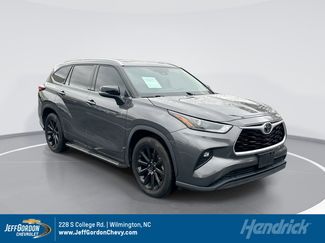 Used 2022 Toyota Highlander XLE video 1