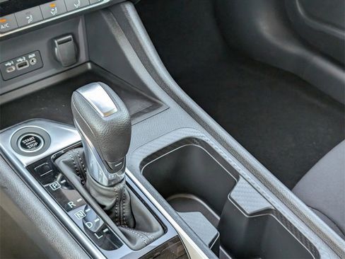 Used 2024 Nissan Sentra SV image 25