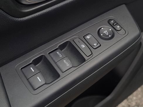 Used 2024 Honda CR-V EX image 11