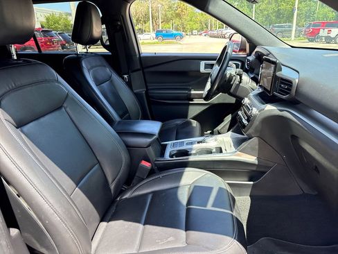 Used 2020 Ford Explorer XLT w/ Equipment Group 202A image 29