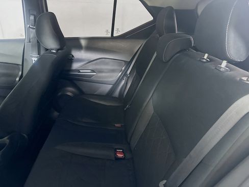 Used 2019 Nissan Kicks SV FWD image 26