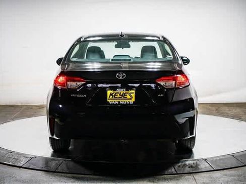 Certified 2023 Toyota Corolla LE image 3