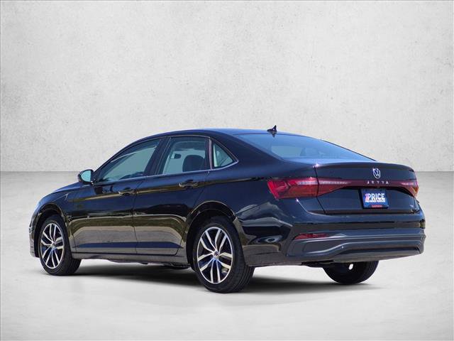 Used 2025 Volkswagen Jetta SE FWD image 8