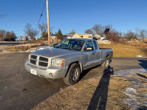 Used 2006 Dodge Dakota SLT image 9