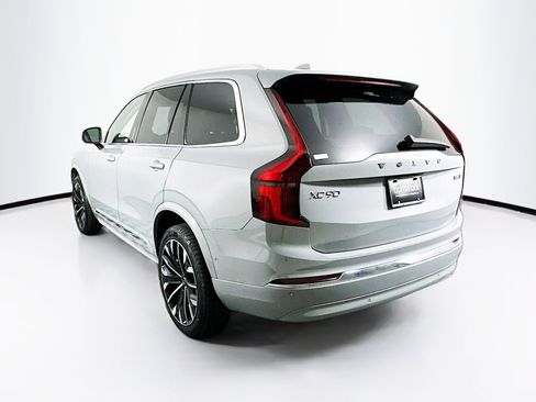 Used 2025 Volvo XC90 B6 Plus image 5