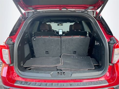 Used 2020 Ford Explorer Platinum w/ Premium Technology Package image 25