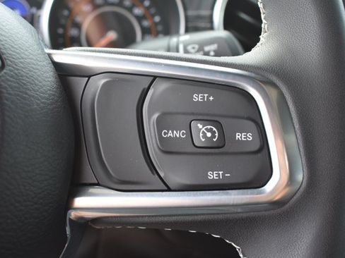 Used 2023 Jeep Gladiator Overland w/ Cold Weather Group AWD/4WD image 19