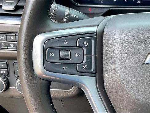 Used 2023 Chevrolet Suburban LT w/ Luxury Package AWD/4WD image 23