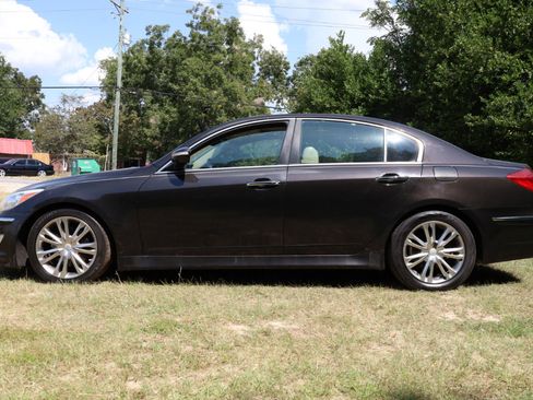 Used 2014 Hyundai Genesis 3.8 w/ Technology Package 03 image 2