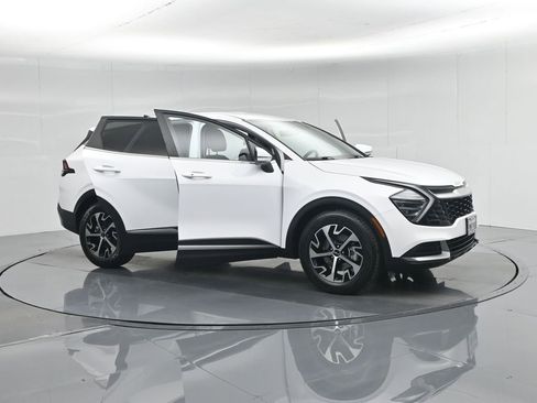 Used 2024 Kia Sportage EX image 7